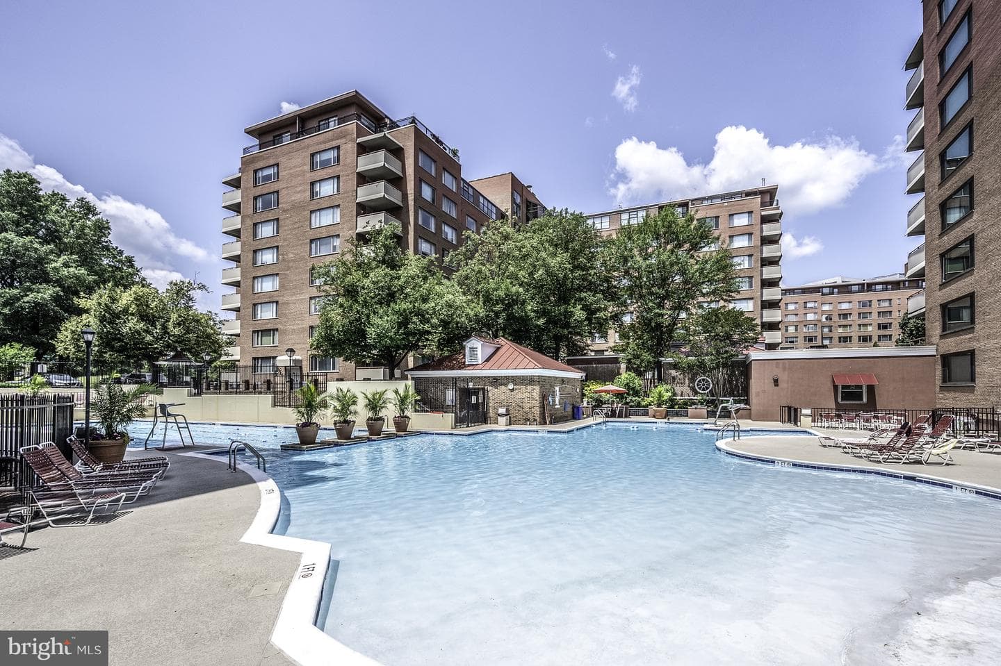 1121 Arlington Boulevard #520 photo 37