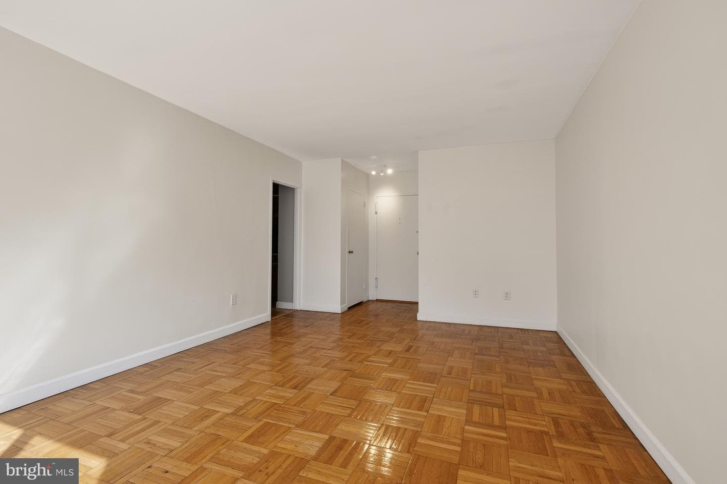 1121 Arlington Boulevard #520 photo 6
