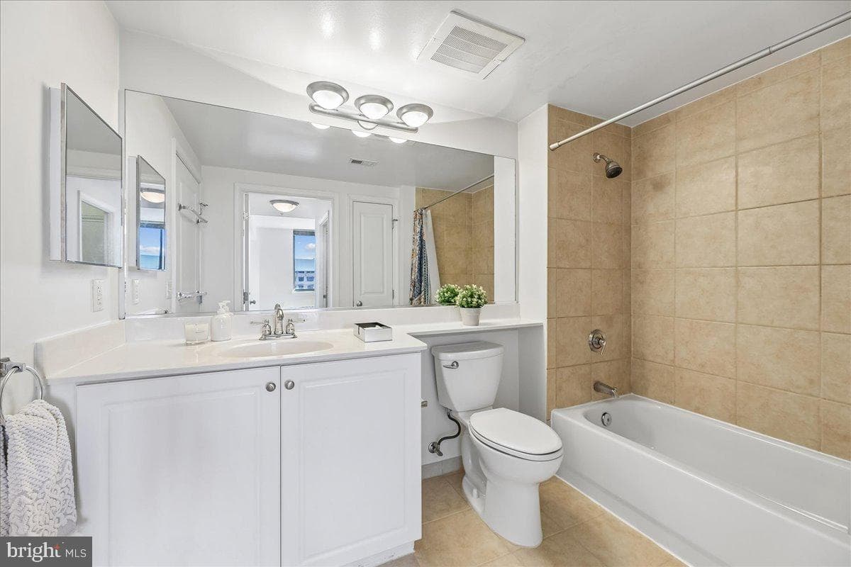 851 N Glebe Road #1003 photo 11