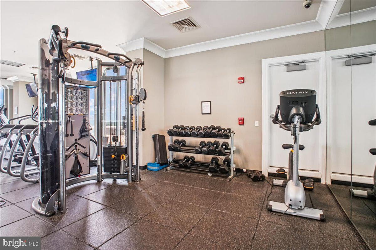 851 N Glebe Road #1003 photo 38