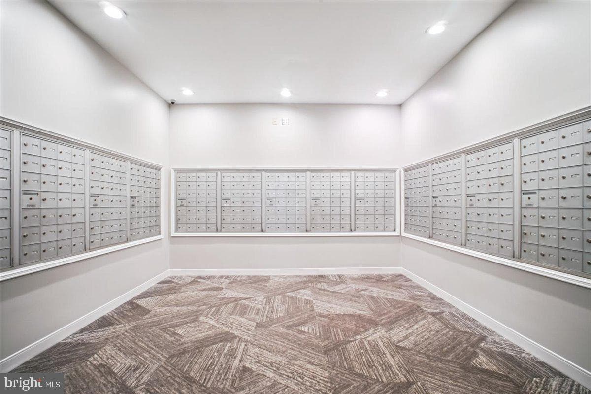 851 N Glebe Road #1003 photo 50