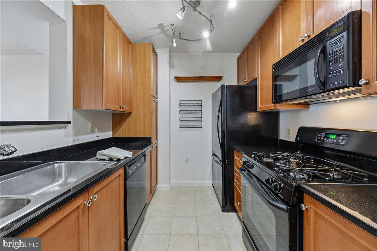 851 N Glebe Road #1003 photo 7
