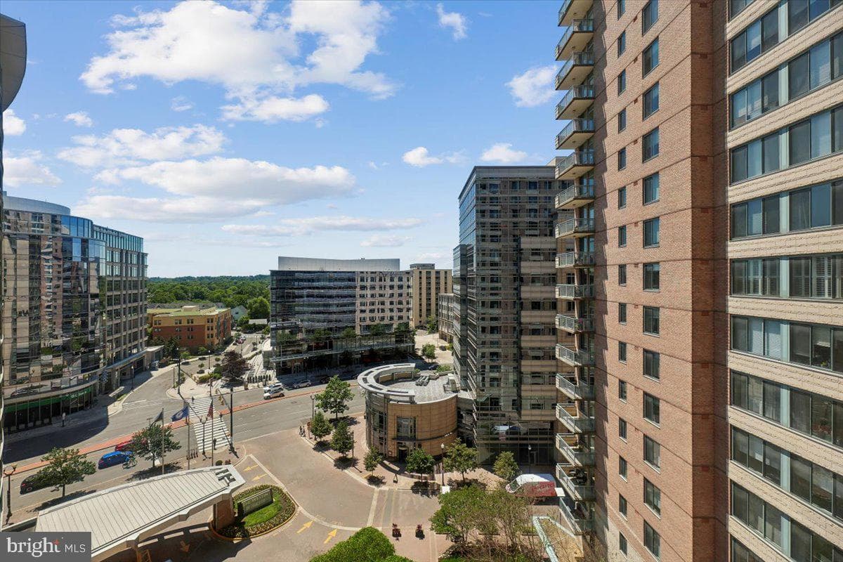 851 N Glebe Road #1003 photo 71