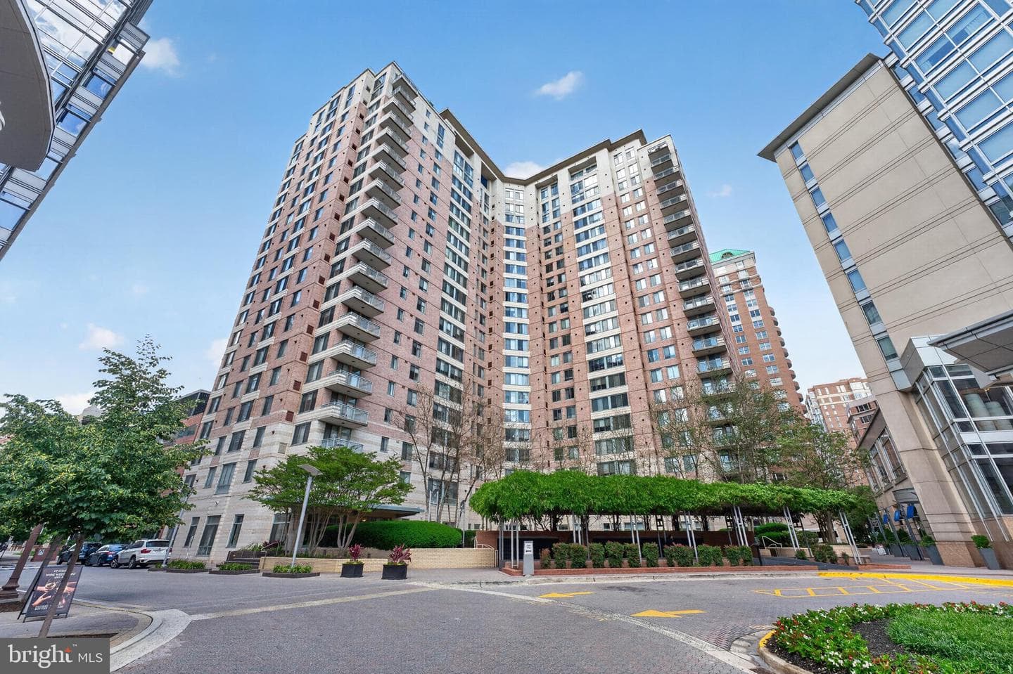851 N Glebe Rd # 1301
