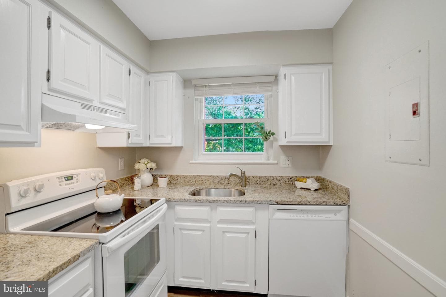 2107 N Scott Street #70 photo 17