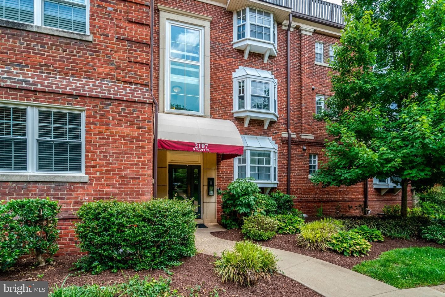2107 N Scott Street #70 photo 2
