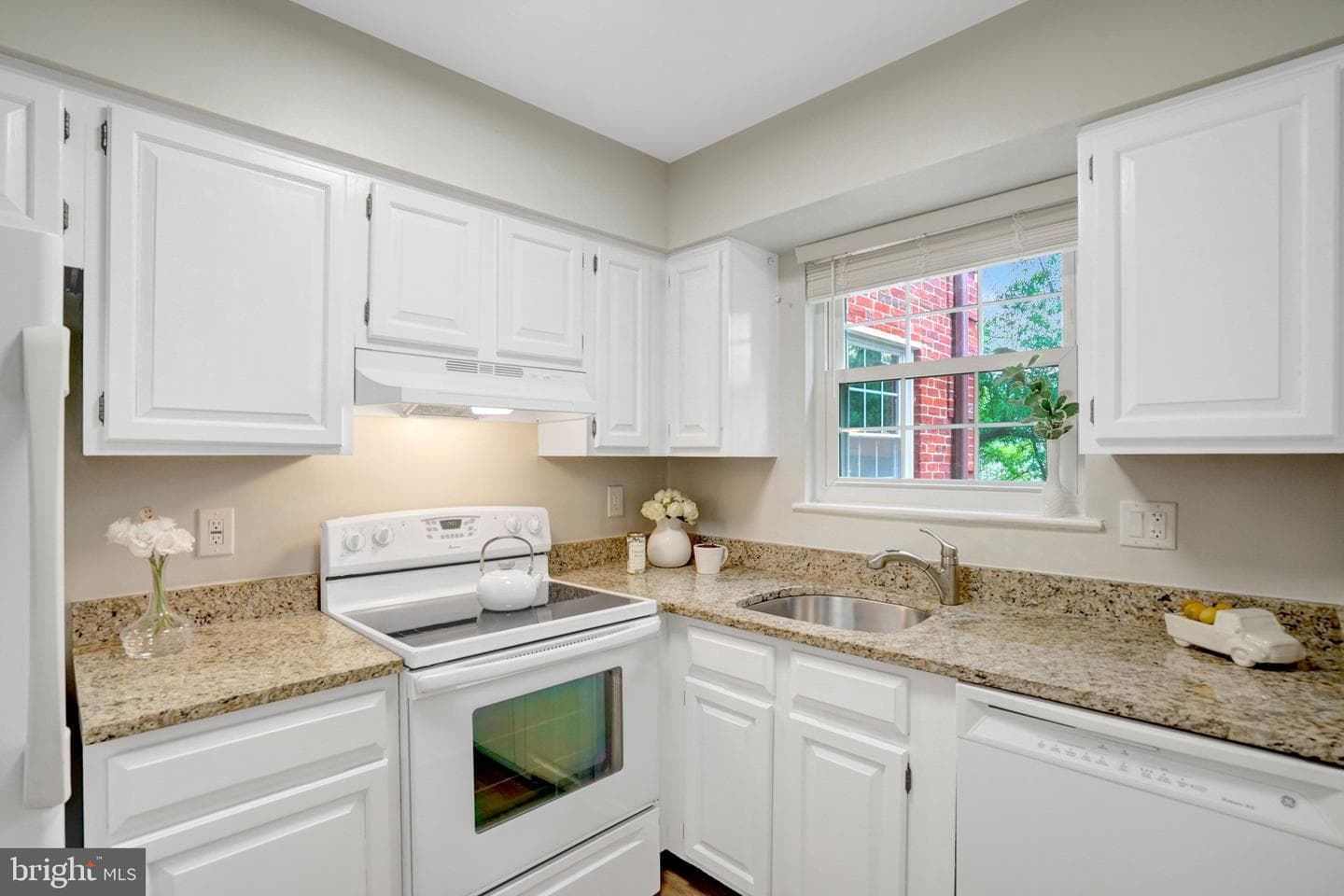 2107 N Scott Street #70 photo 21