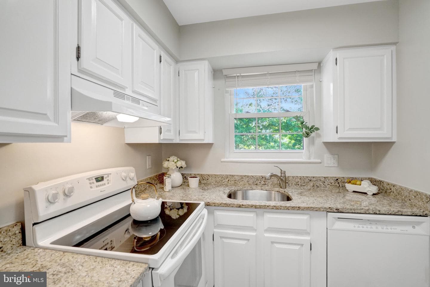 2107 N Scott Street #70 photo 23