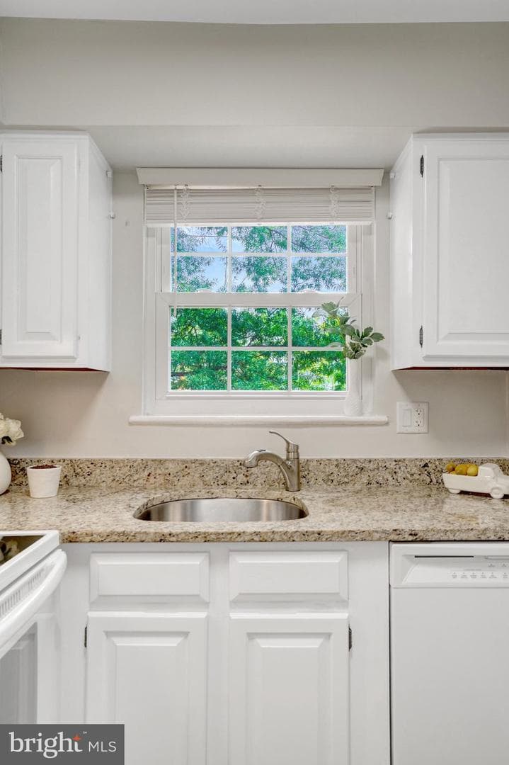 2107 N Scott Street #70 photo 7