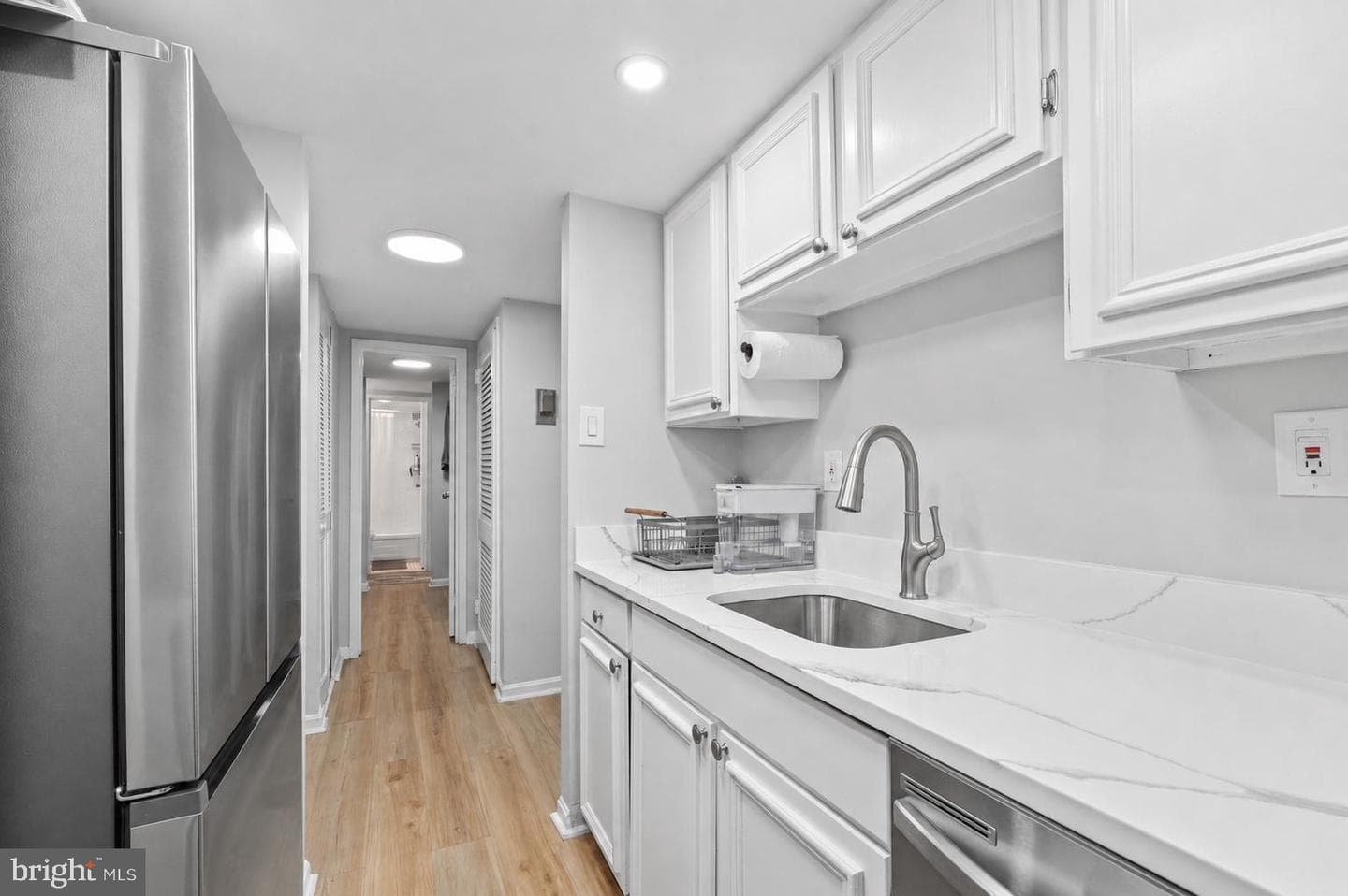 1300 Army Navy Drive #320, Arlington