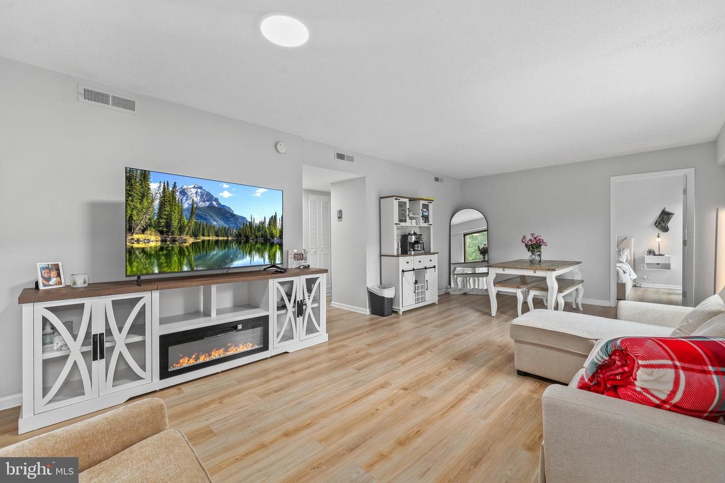 1300 Army Navy Drive #320 photo 5