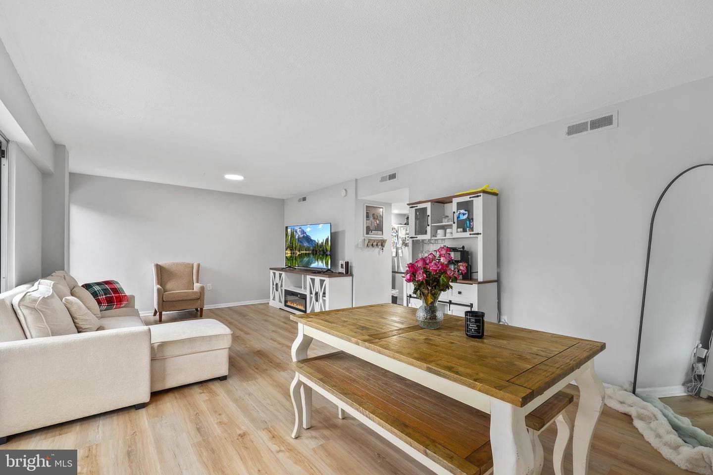 1300 Army Navy Drive #320 photo 7