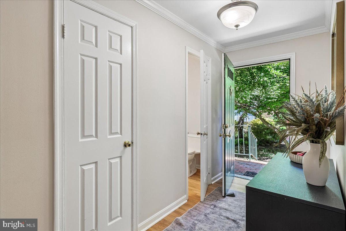 432 N Park Drive photo 3