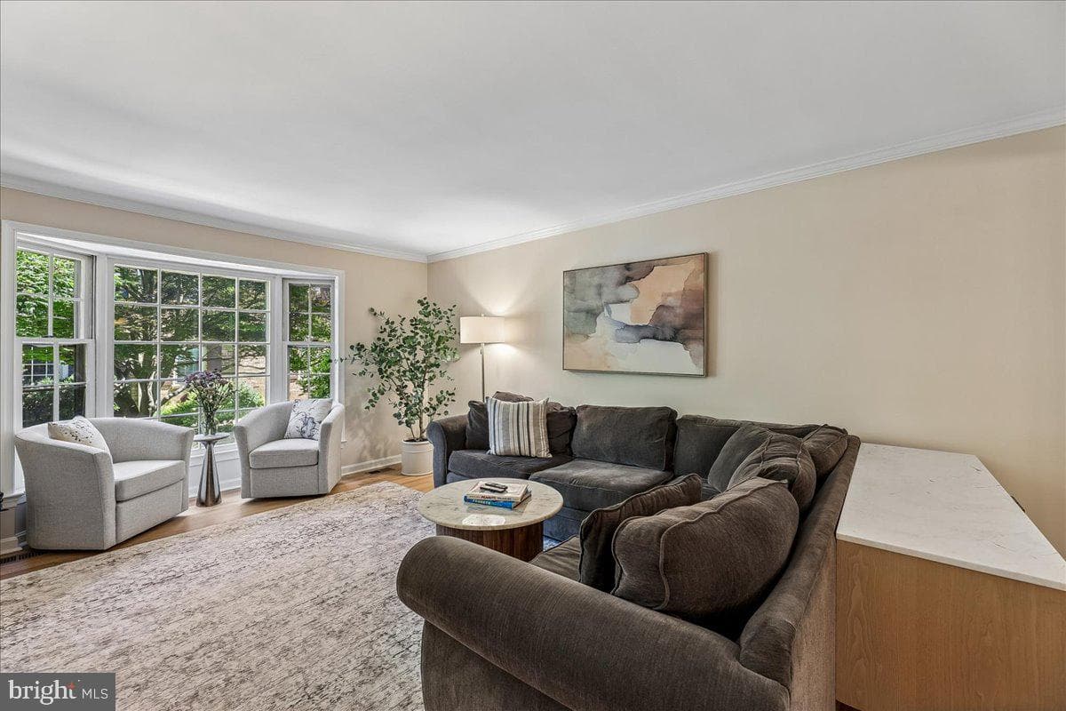 432 N Park Drive photo 6