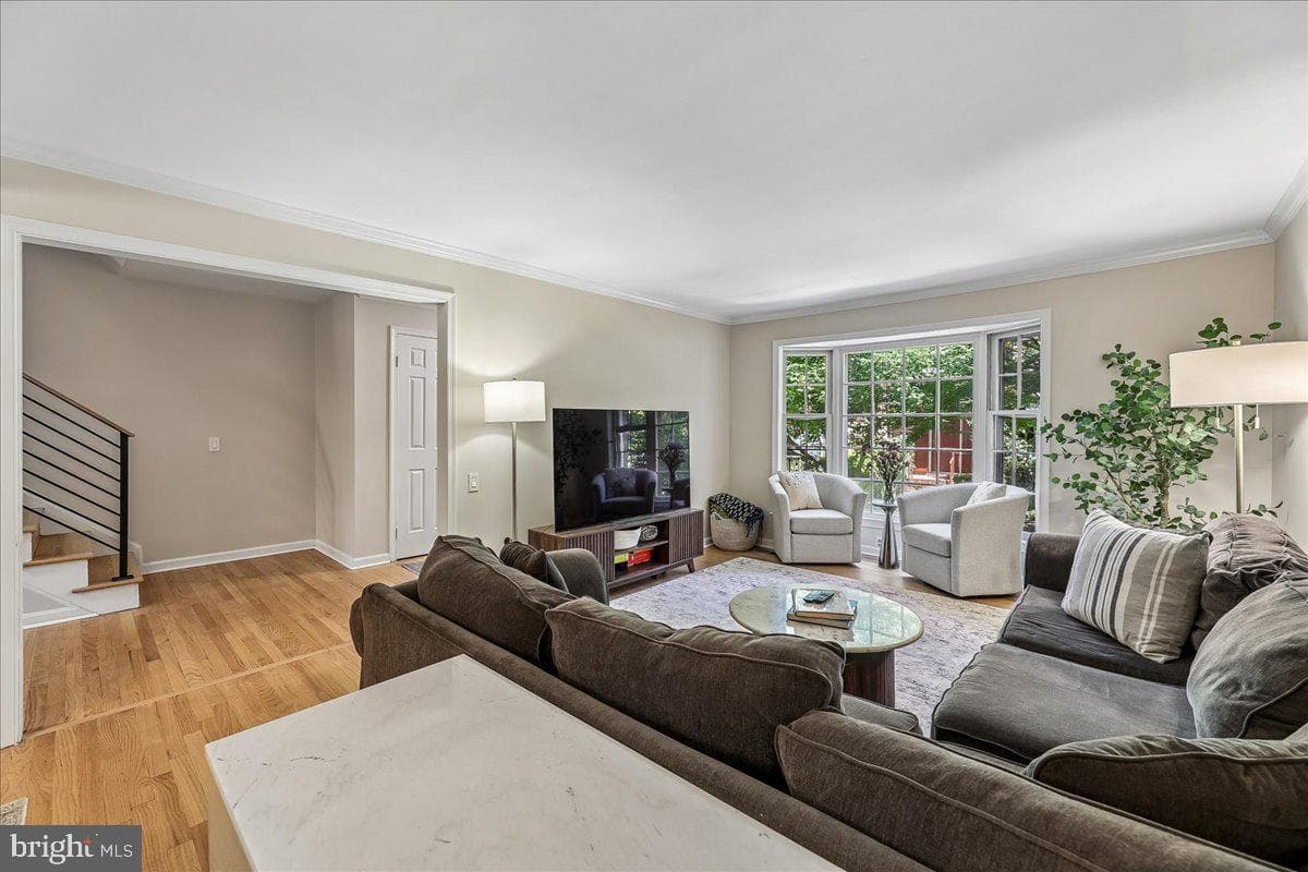 432 N Park Drive photo 8