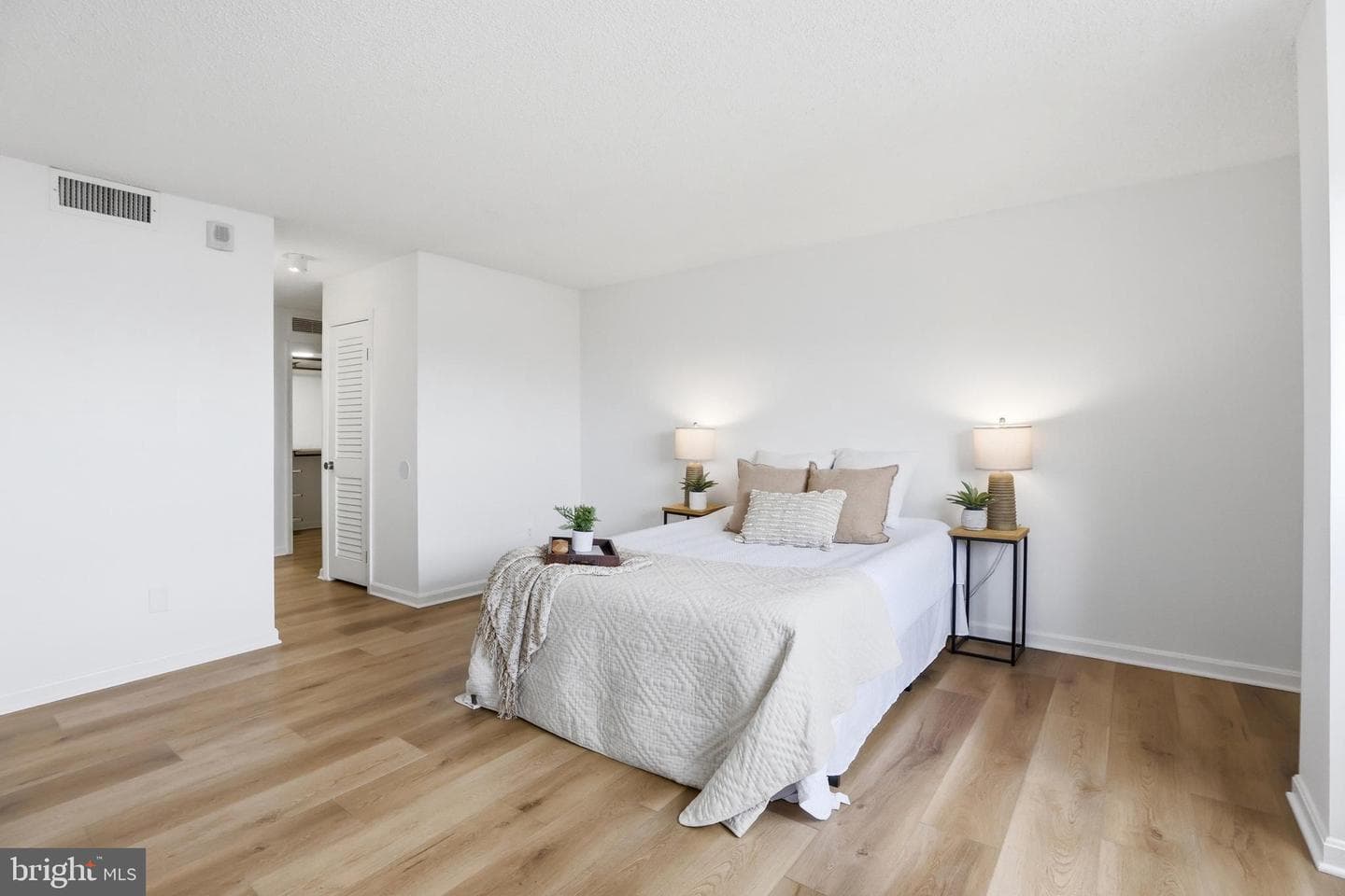 1101 S Arlington Ridge Road #710 photo 17