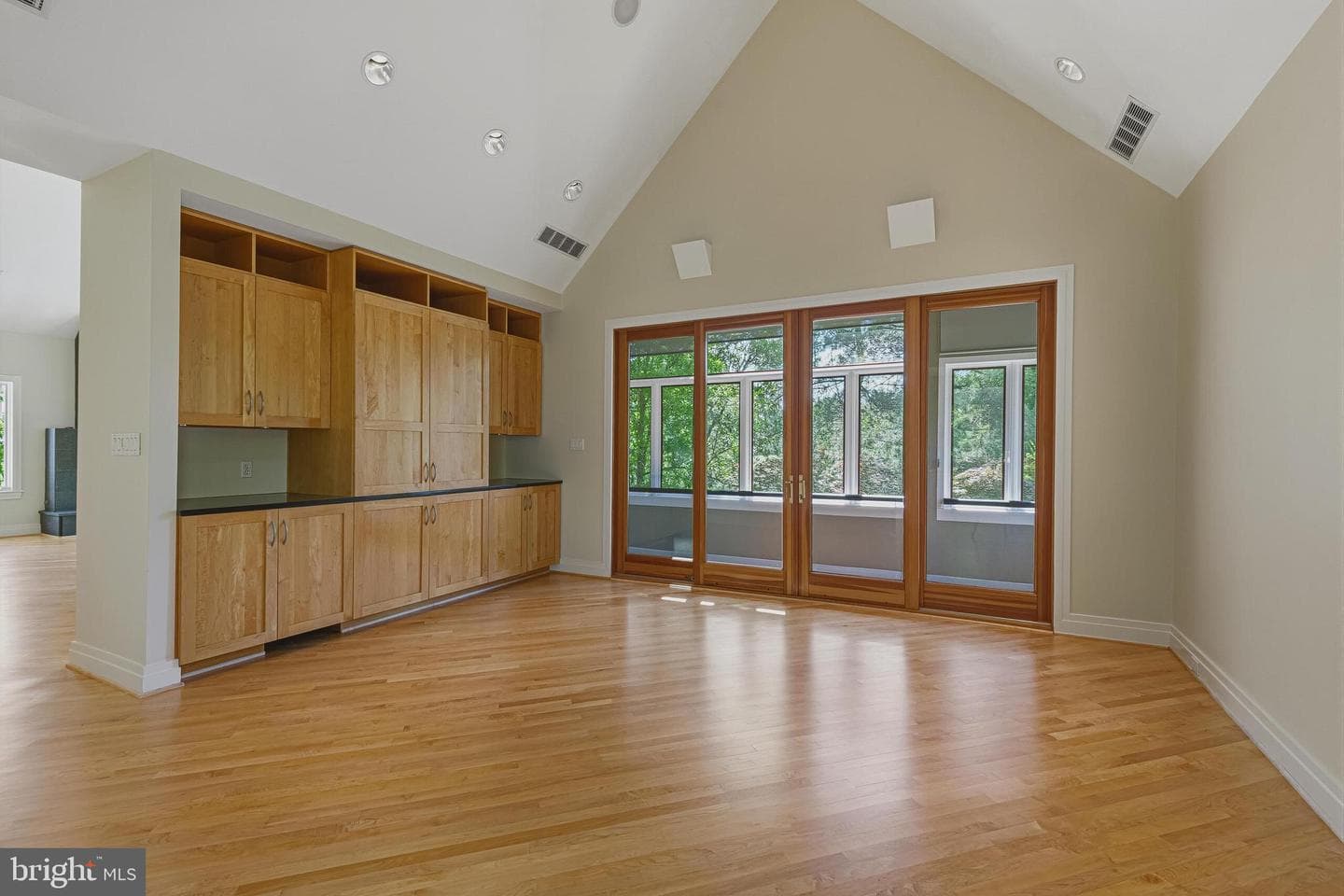 3190 N Woodrow Street photo 15