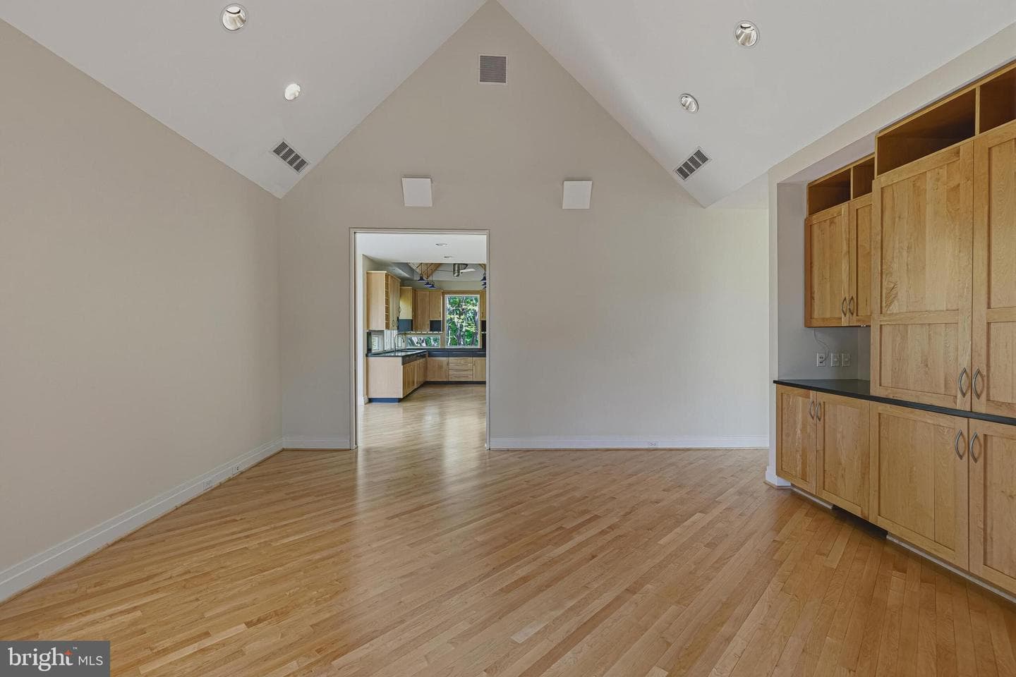 3190 N Woodrow Street photo 16