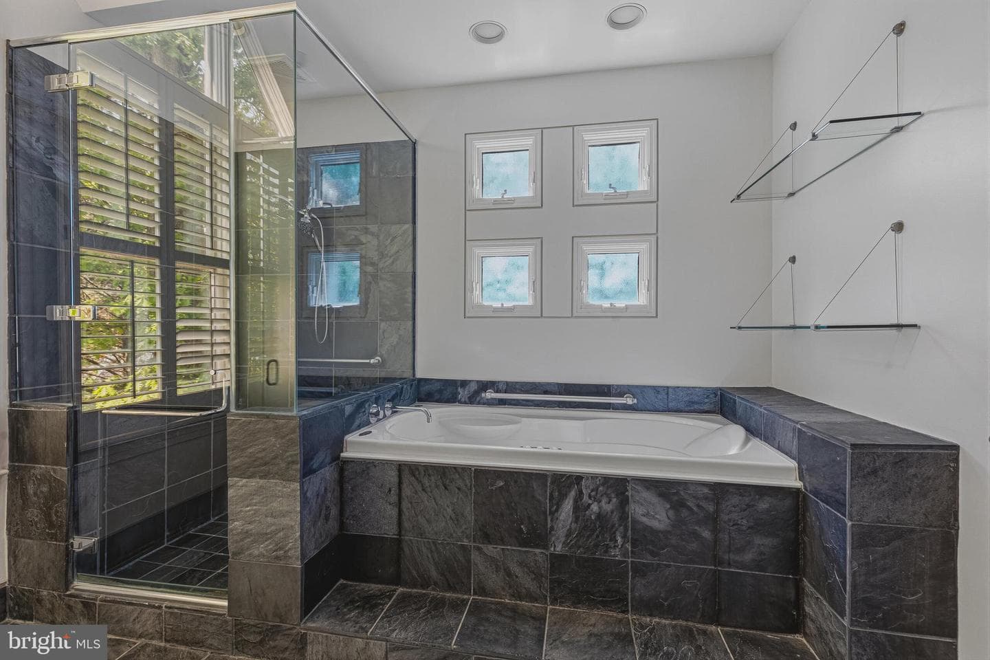 3190 N Woodrow Street photo 23