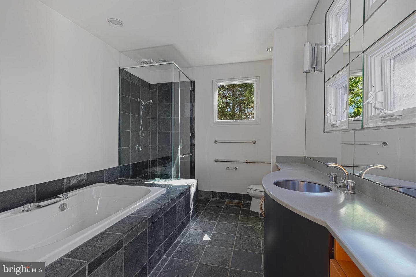 3190 N Woodrow Street photo 37