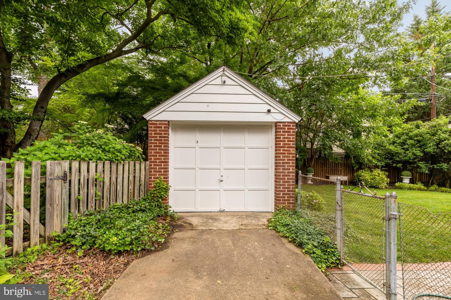1407 N Inglewood Street photo 47