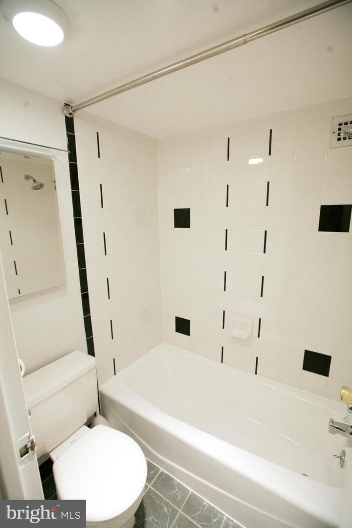 1300 Army Navy Drive #1010 photo 17