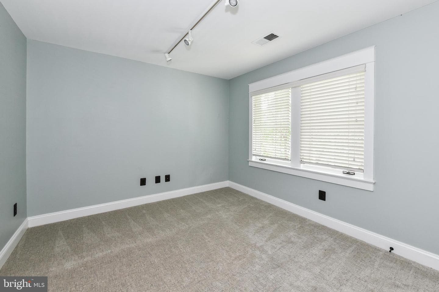 1812 N Randolph Street photo 32