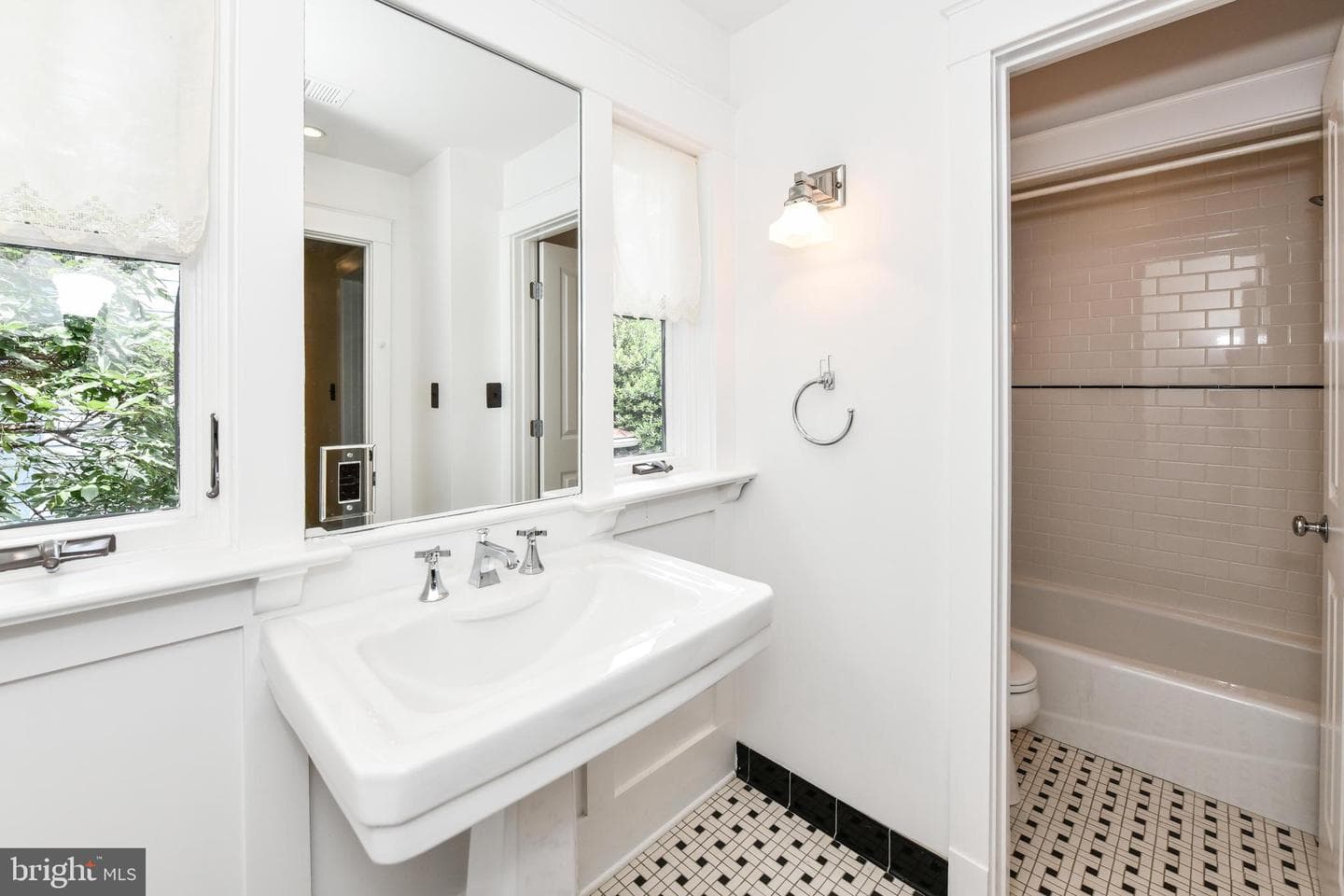 1812 N Randolph Street photo 33