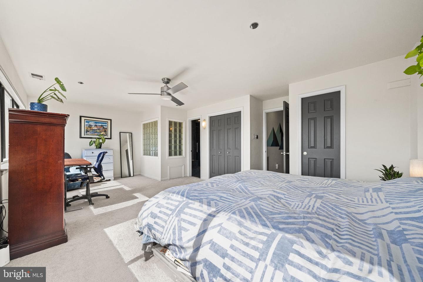 1301 N Courthouse Road #1807 photo 28