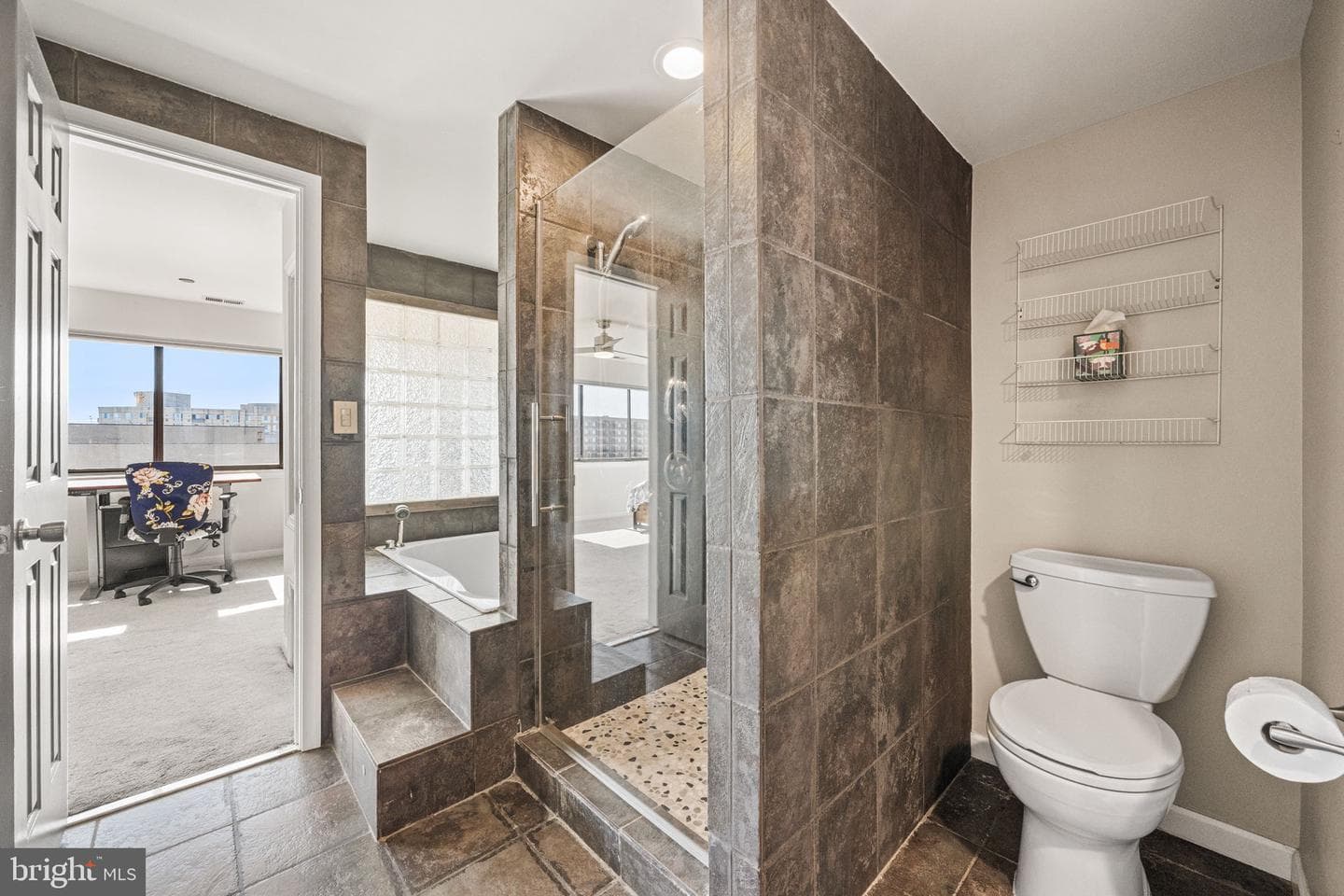 1301 N Courthouse Road #1807 photo 31