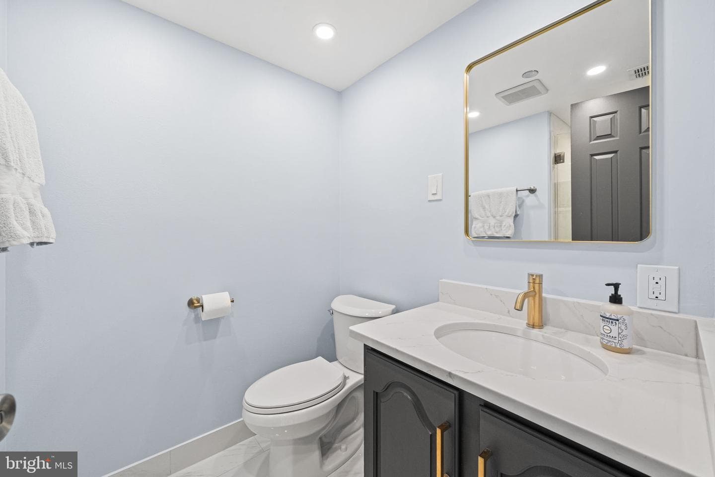 1301 N Courthouse Road #1807 photo 35