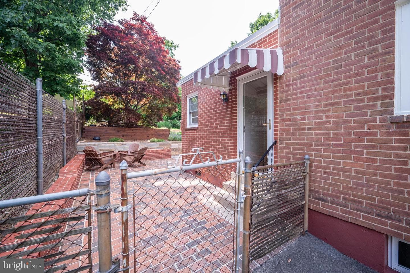 227 N Edison St photo 42