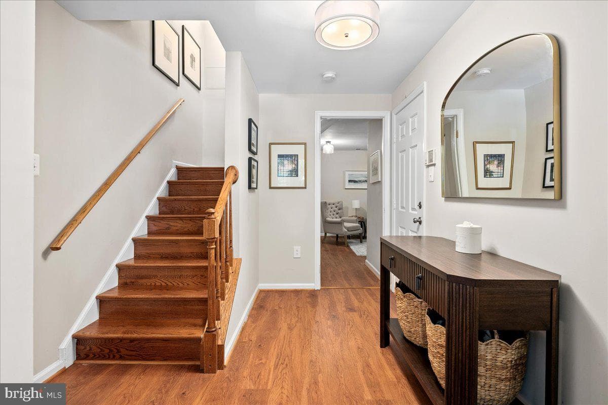 1912 N Daniel Street photo 4