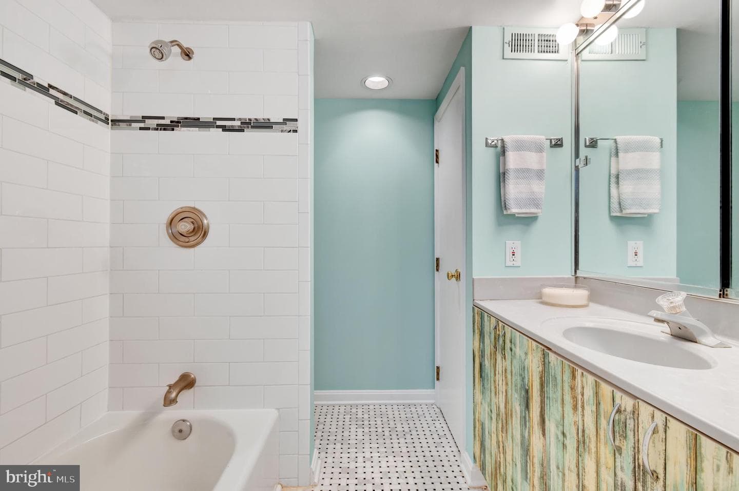 6100 Washington Boulevard photo 39