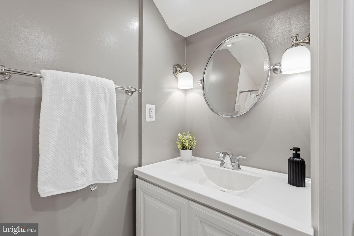 1309 N Lynnbrook Drive photo 44