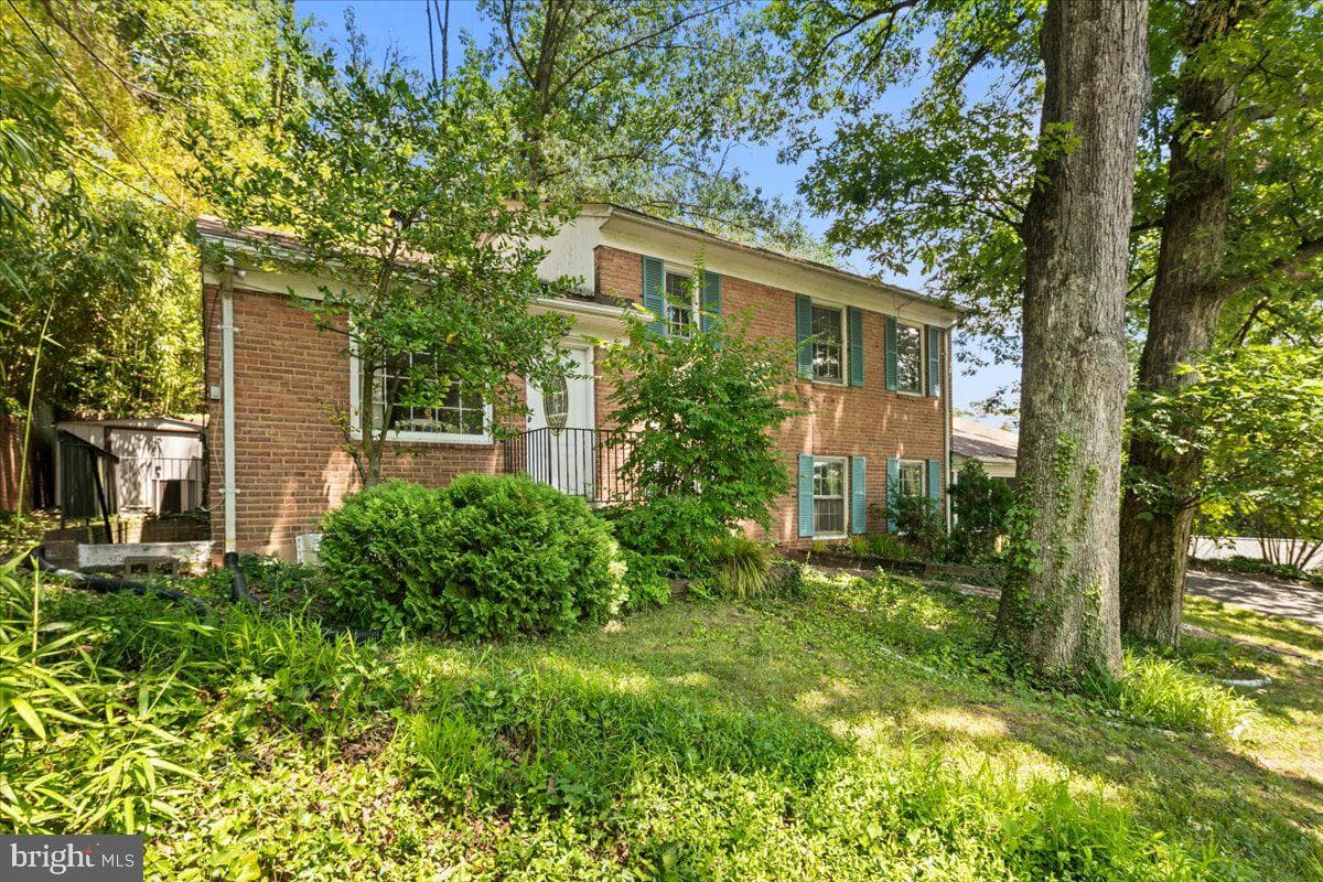 3013 S Hill Street, Arlington