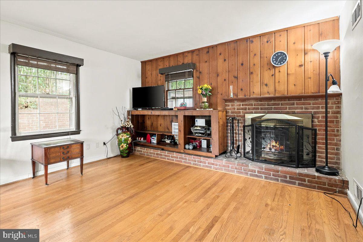 3013 S Hill Street photo 7