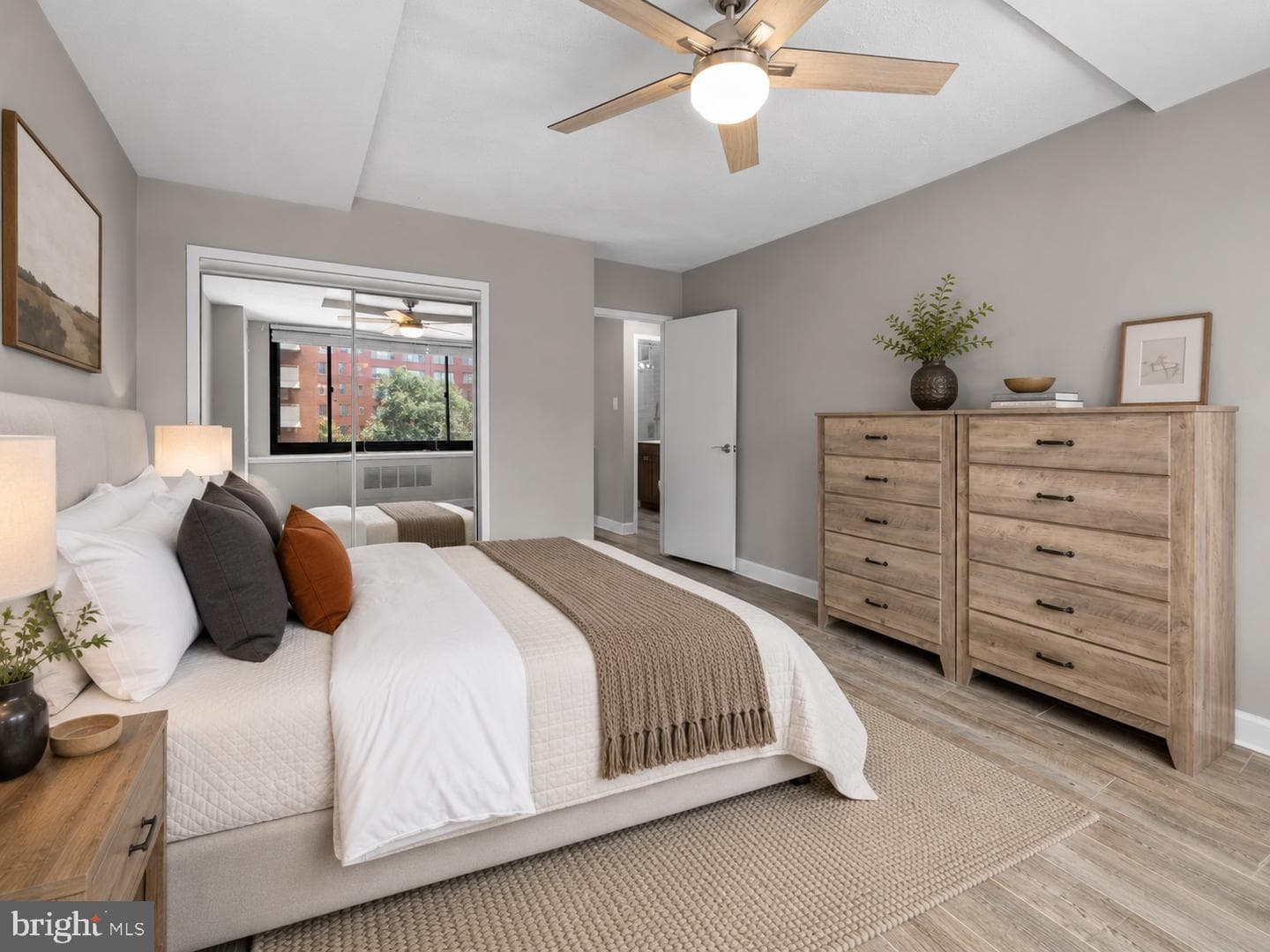1021 Arlington Boulevard #806 photo 17