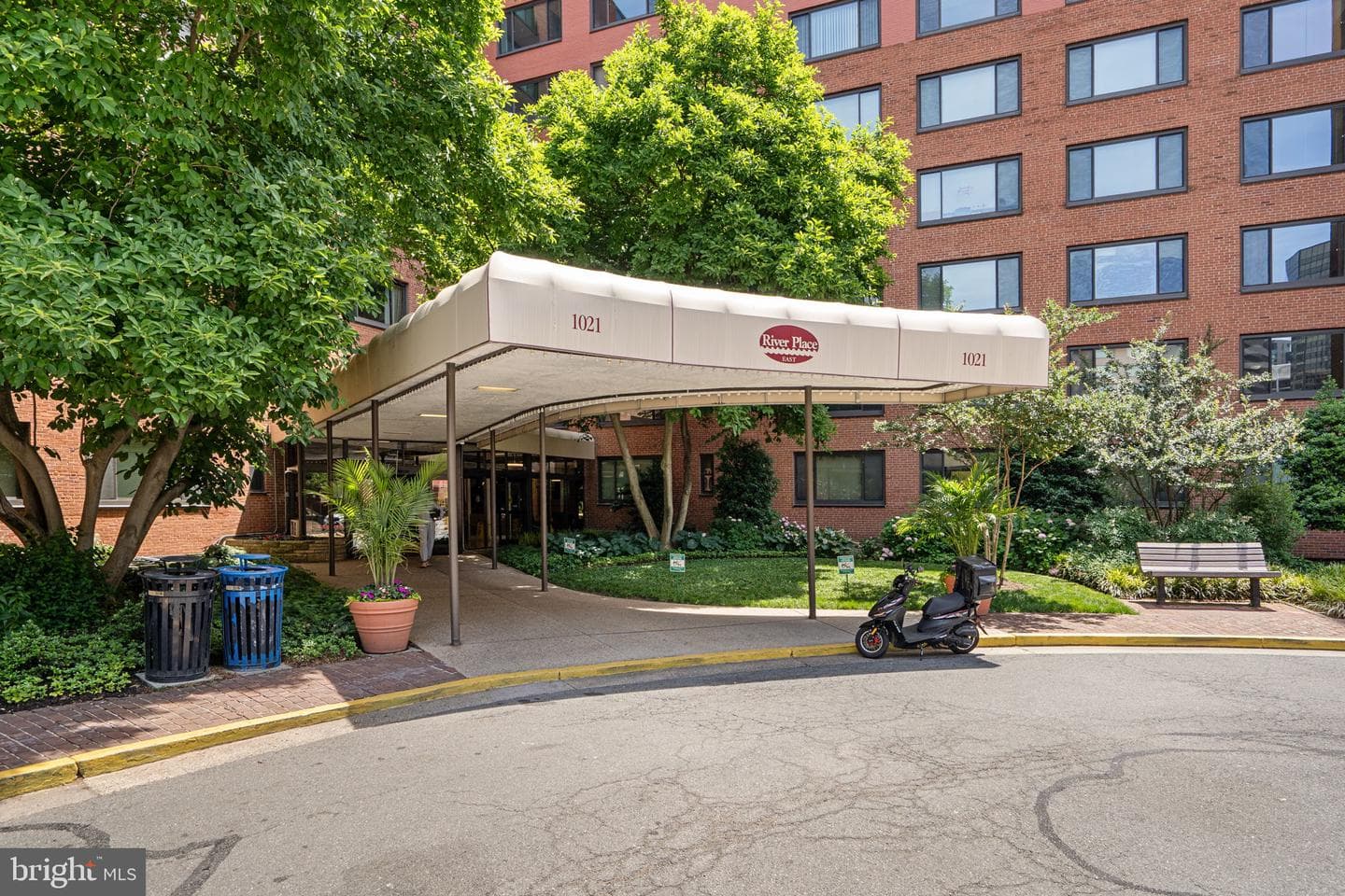 1021 Arlington Boulevard #806 photo 28