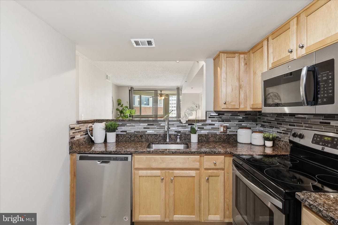 1001 N Vermont Street #804 photo 8