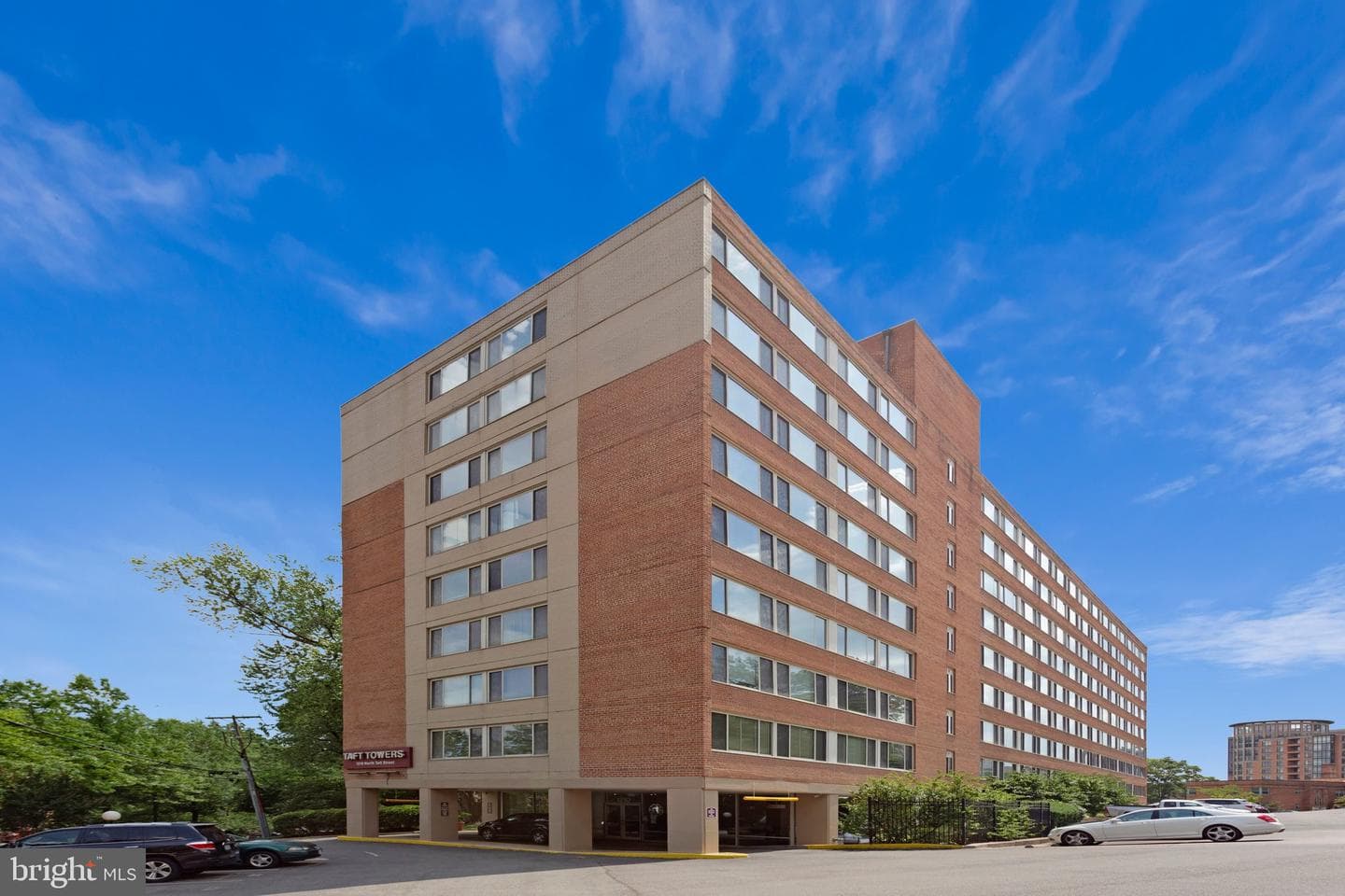 1210 N Taft Street #909 photo 2