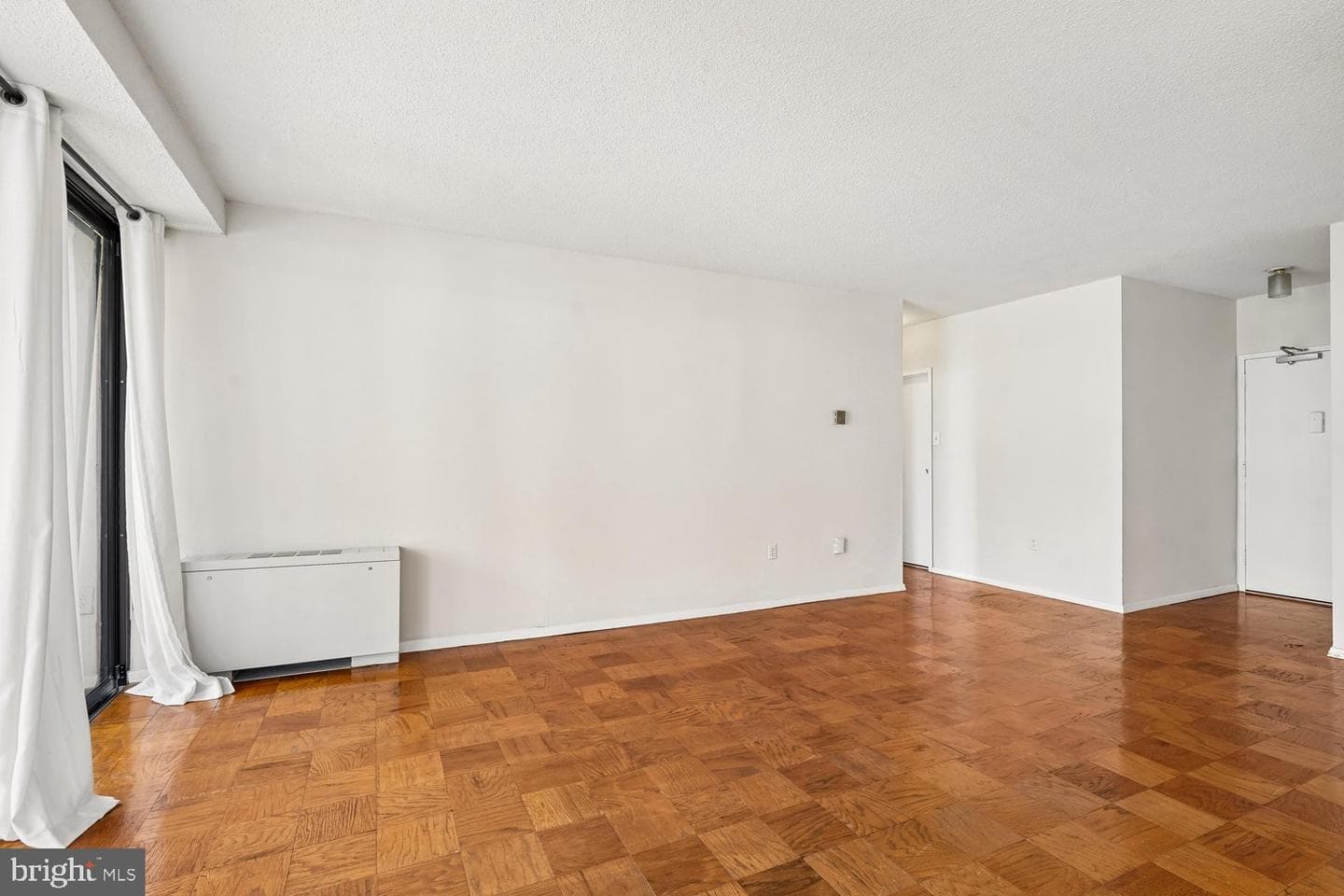 4141 N Henderson Road #904 photo 14