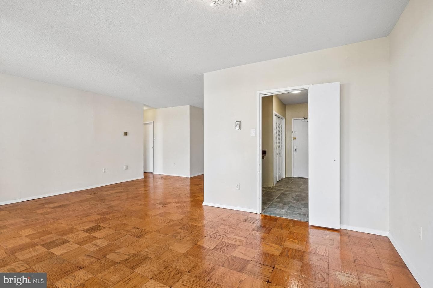 4141 N Henderson Road #904 photo 16