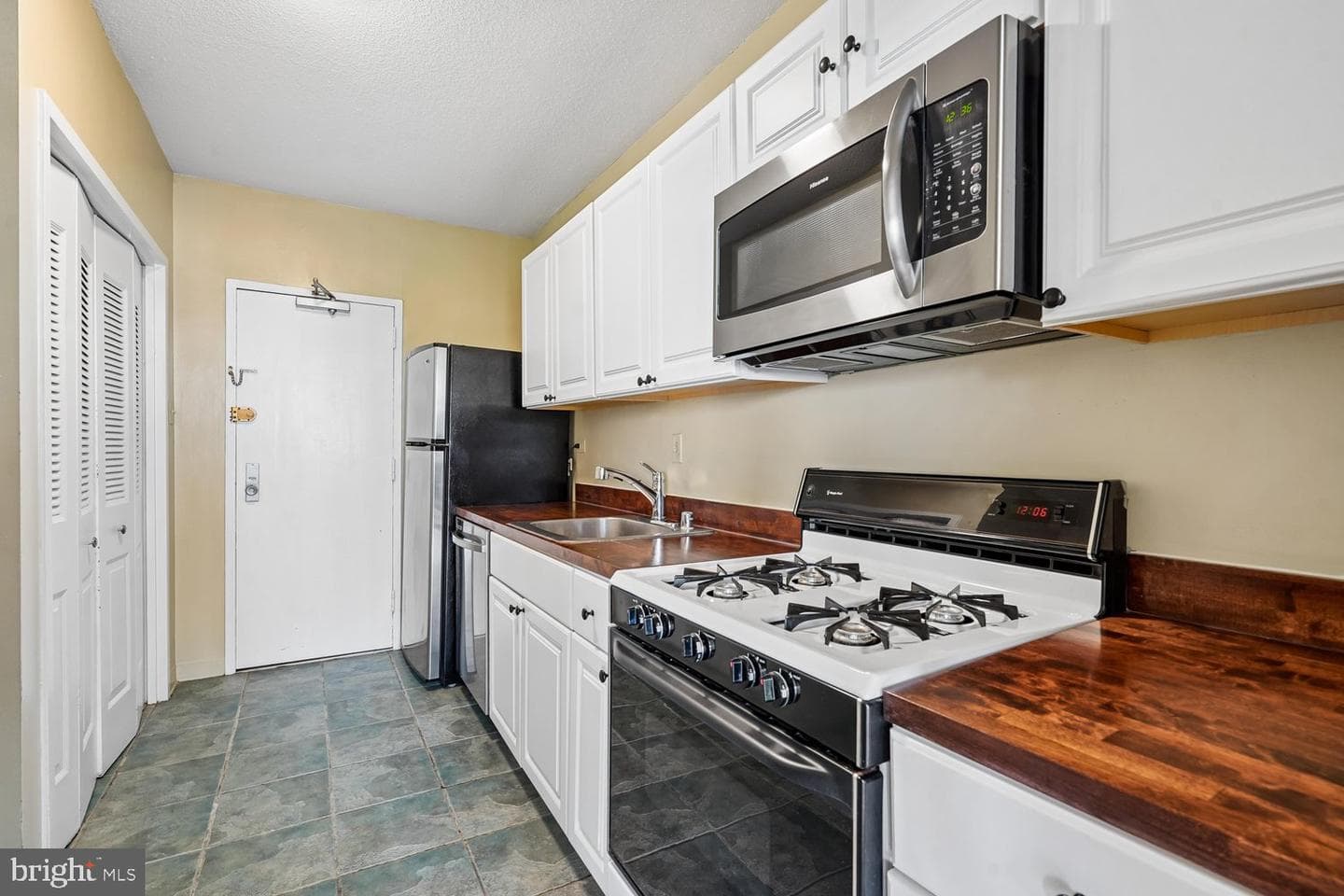 4141 N Henderson Road #904 photo 18