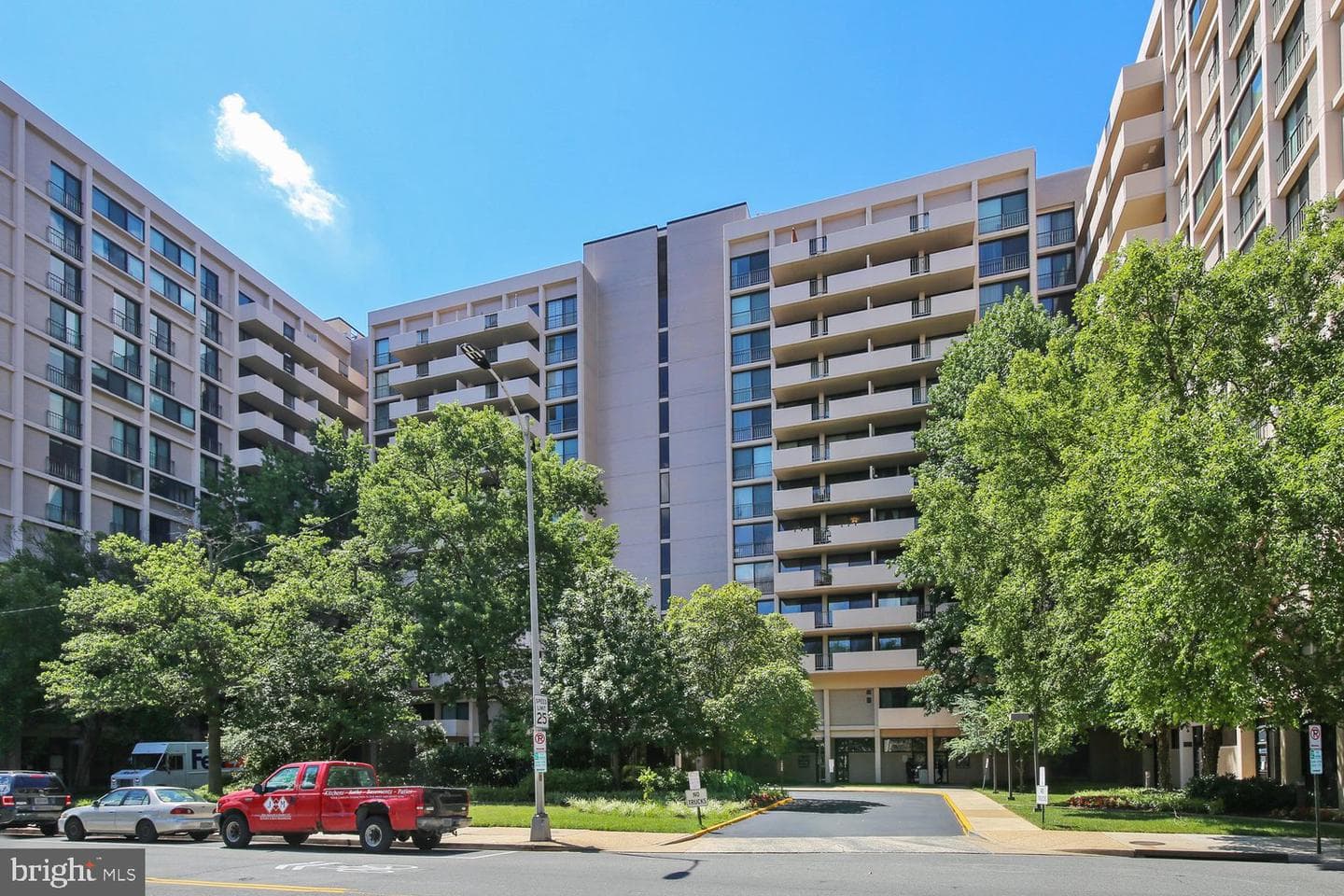 4141 N Henderson Road #904 photo 26