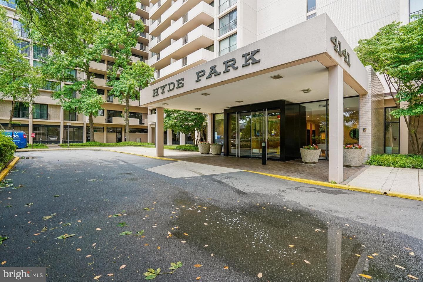 4141 N Henderson Road #904 photo 3