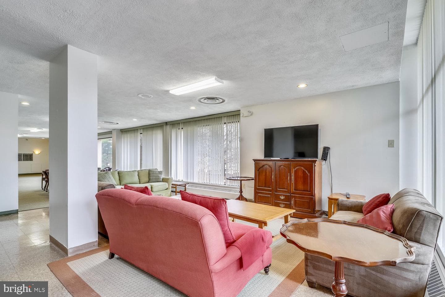 4141 N Henderson Road #904 photo 34