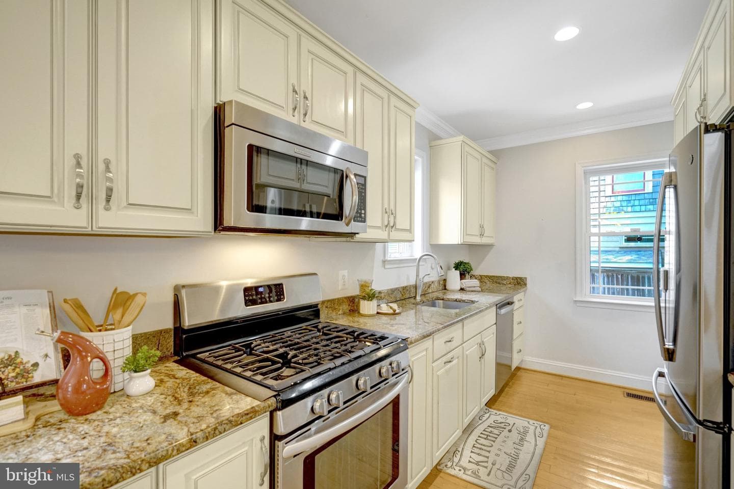 2249 N Wakefield Street N photo 8