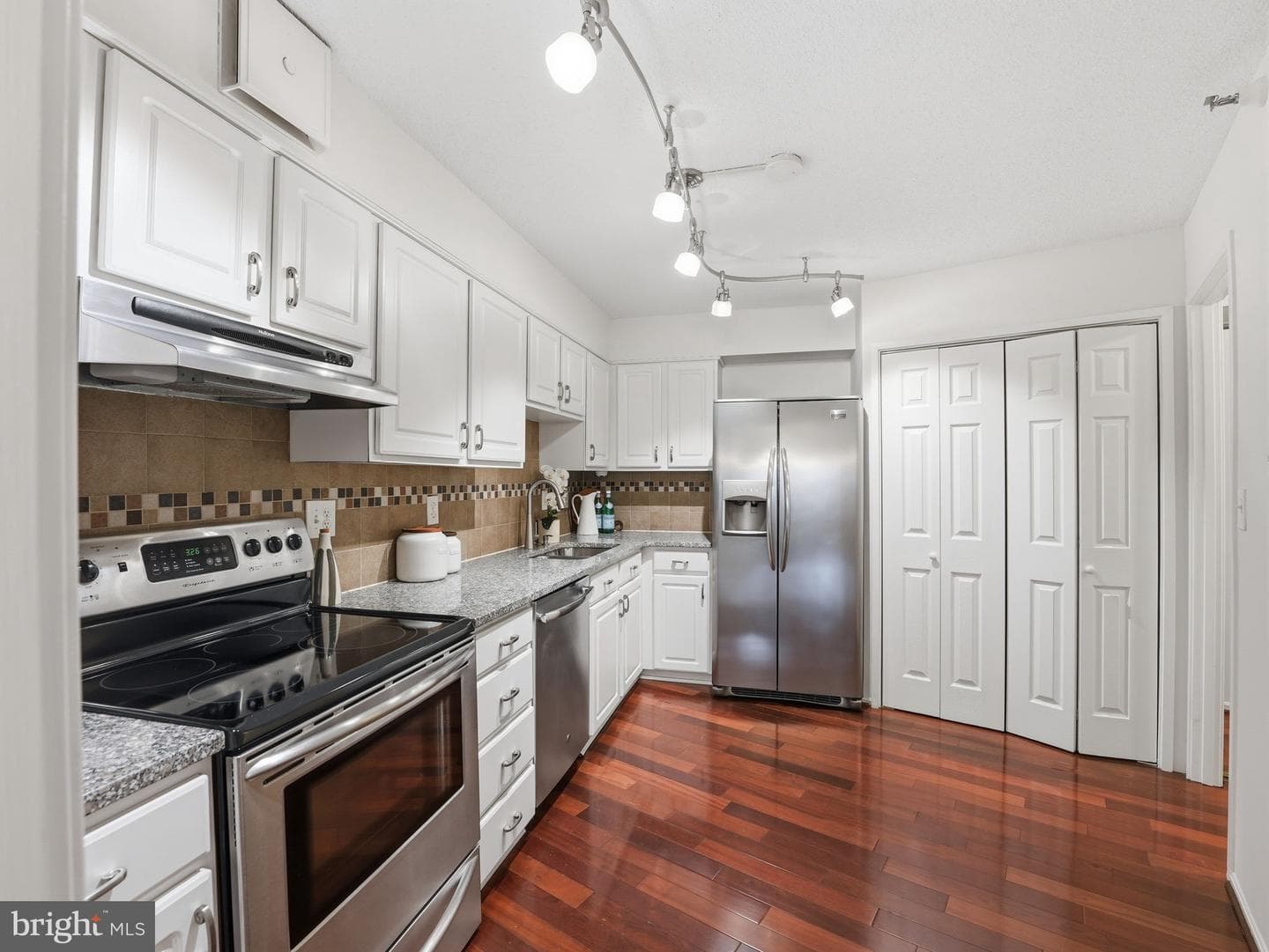 1600 N Oak Street #732 photo 8
