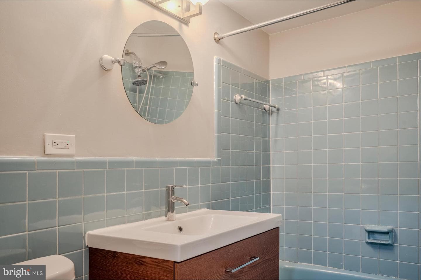 4390 Lorcom Lane #102 photo 19